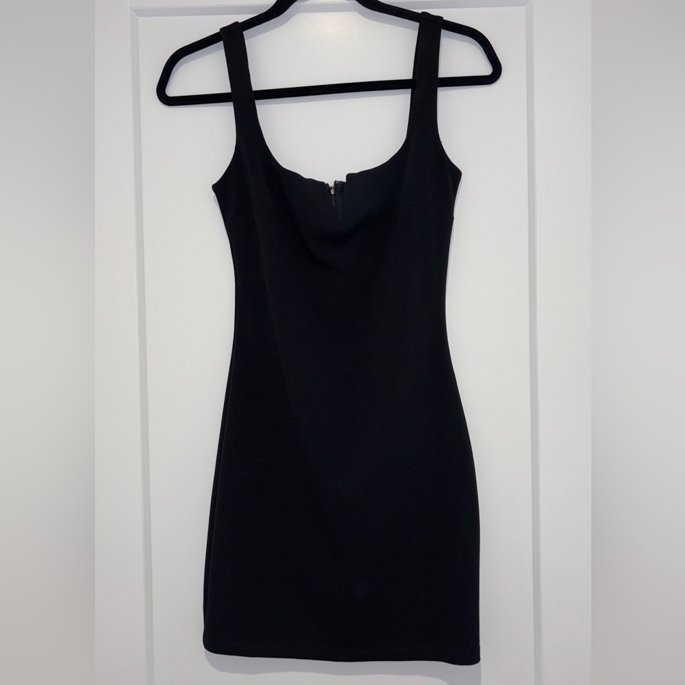 Elegant Black Sleeveless Dress